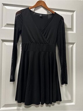 SHEIN Black Long-Sleeve Mesh Sleeve V-Neck Skater Dress